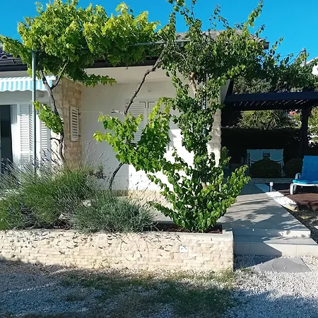House Puntica - Maestral * Petrčane